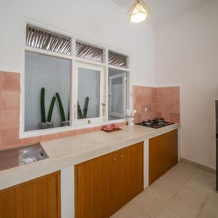 Villa Dadirri - In The Heart Of Seminyak - Walking Distance From Restaurants, Bars And Beach - Perfect Location Kültér fotó