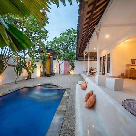 Villa Dadirri - In The Heart Of Seminyak - Walking Distance From Restaurants, Bars And Beach - Perfect Location Kültér fotó